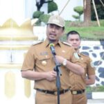 Hari Pertama Bertugas, Bupati OKU Selatan Abusama, S.H. Pimpin Apel Gabungan di Lingkungan Pemkab OKU Selatan