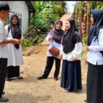 Sedang Diperbaiki, Guru dan Siswi Nekat Terobos Jembatan Rusak, Hanya Ingin Cepat Sampai ke Sekolah karena Ujian