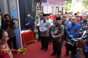 Wagub Sani Dampingi Mendikdasmen Abdul Mu’ti Resmikan BLUD SMK Negeri dan Serahkan CSR Untuk SLB di Provinsi Jambi