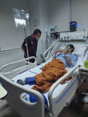 Jenguk Oki Yusmika di RS Atlet Taekwondo, Al Haris Berikan Bantuan Pengobatan