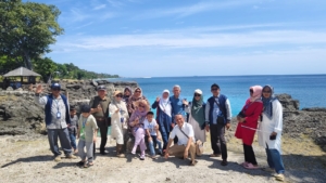 Rombongan Keluarga Bahagia Propinsi JAMBI Berwisata Hingga Titik 0 Km Indonesia