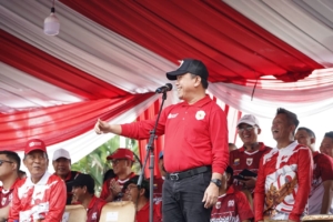 Al Haris Buka Pawai Pembangunan HUT RI ke-80, Angkat Budaya dan Pembangunan Jambi