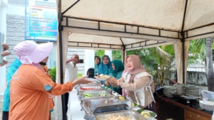 Heboh! Sarapan Murah Rp3.000 Bikin Warga Jambi Serbu Program PKK Hesti Haris