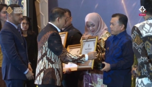Gubernur Al Haris Terima Penghargaan “Pemerintah Daerah Terbaik” dari Kementerian Kebudayaan