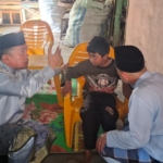 Tersentuh Lihat Kondisi Misba, Gubernur Al Haris Serahkan Kursi Roda dan Janji Perbaiki Rumah