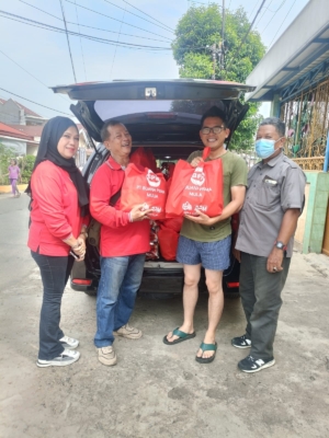 LATUT ASENG  BROTO Owner PT. BPM Ajak LSM Cinta Seni Budaya Salurkan Bantuan Sosial Kepada Masyarakat Tidak Mampu