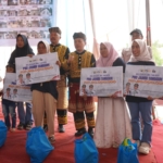 Gubernur Al Haris dan Bupati Kerinci Serahkan Bantuan Dumisake Pendidikan Kepada 320 Siswa