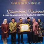 Hadiri Diseminasi Nasional Pemutakhiran Pendataan Keluarga 2025, Gubernur Al Haris Terima Penghargaan dari BKKBN