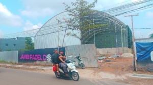 Pembangunan Proyek PADEL di RT 39 Kel Thehok Diduga Belum Kantongi Izin dan Sebabkan Banjir