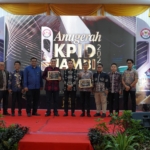 Diskominfo Provinsi Jambi Raih Penghargaan Penyelenggara Peduli Penyiaran pada Anugerah KPID Jambi 2025