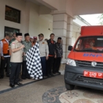 Gubernur Al Haris Lepas Bantuan Kemanusiaan Bencana Sumatera dengan Total Rp. 4,5 Miliar