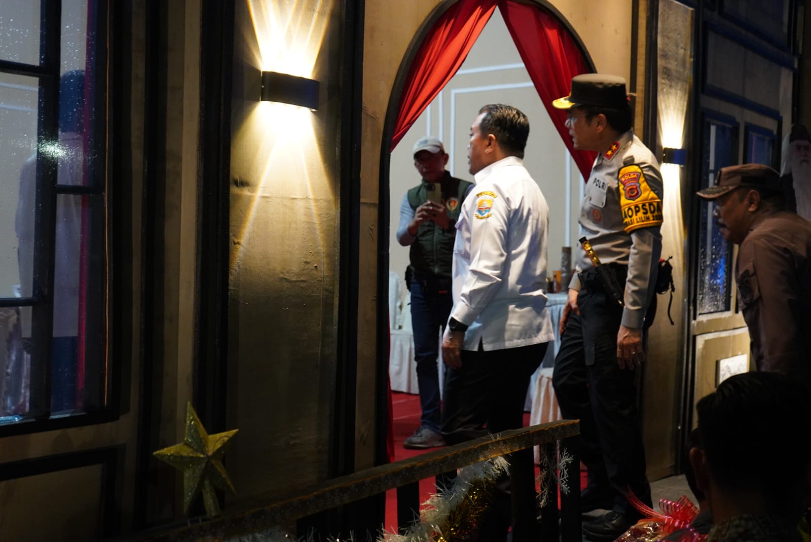 Pastikan Natal dan Tahun Baru Aman, Gubernur Al Haris Bersama Forkopimda Tinjau Gereja dan Pos Pengamanan