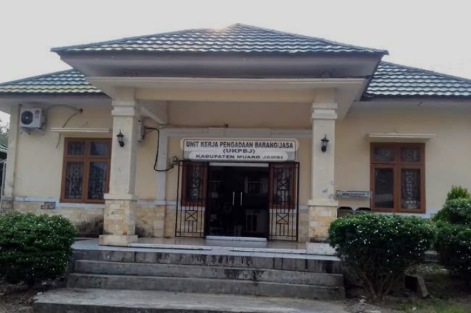 Sistem Tender Dipertanyakan, ULP Muaro Jambi Dituding Mainkan Mekanisme “Satu Pintu” Sistem Tender Dipertanyakan, ULP Muaro Jambi Dituding Mainkan Mekanisme “Satu Pintu”