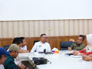 Bupati Labusel Terima Audiensi KPU, Perkuat Sinkronisasi Data Pemilih