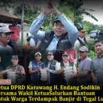 Ketua DPRD Karawang H. Endang Sodikin Bersama Wakil Ketua Salurkan Bantuan untuk Warga Terdampak Banjir di Tegal Luhur