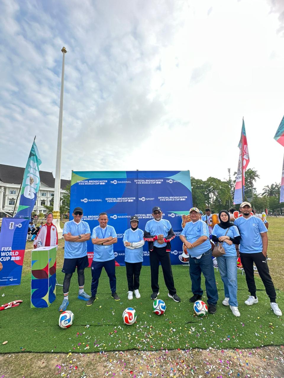 Pemprov Jambi Dukung TVRI Siarkan Piala Dunia 2026, UMKM Dipacu Raup Dampak Ekonomi Pemprov Jambi Dukung TVRI Siarkan Piala Dunia 2026, UMKM Dipacu Raup Dampak Ekonomi