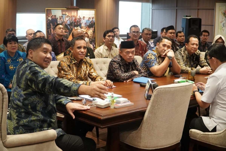 Temui Menteri PKP, Gubernur Al Haris bersama Para Bupati/Wali Kota Perjuangkan Program Perumahan Rakyat