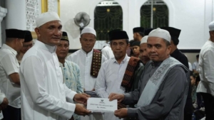 Bupati Hurmin dan Forkopimda Safari Ramadan ke Pelawan, Salurkan Bantuan untuk Warga