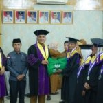 Bupati Hurmin Hadiri Wisuda Akbar Sekolah Lansia Tangguh Sarolangun 2026