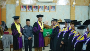 Bupati Hurmin Hadiri Wisuda Akbar Sekolah Lansia Tangguh Sarolangun 2026