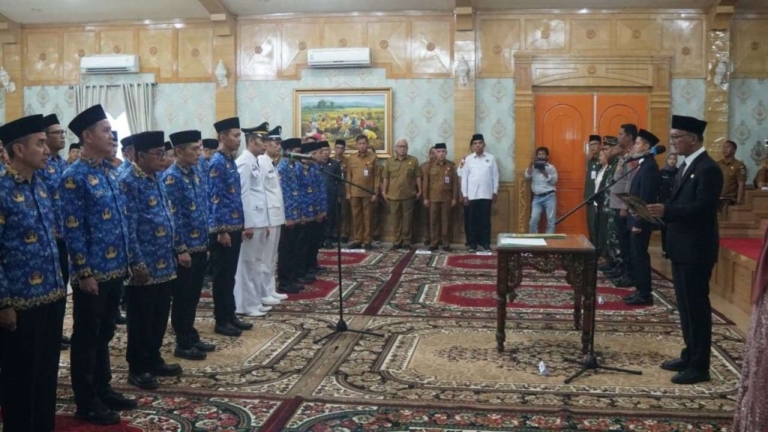 Bupati Hurmin Rombak 20 Pejabat Pemkab Sarolangun, Rotasi Besar-besaran di Sejumlah OPD