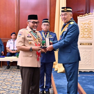 Jambi Mendunia: Gubernur Al Haris Terima Penghargaan Tertinggi Pengakap Malaysia di Melaka