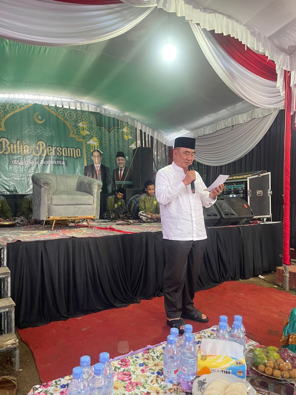 bupati tanggamus moh saleh asnawi menghadiri buka puasa bersama kader pks di pekon rowosari