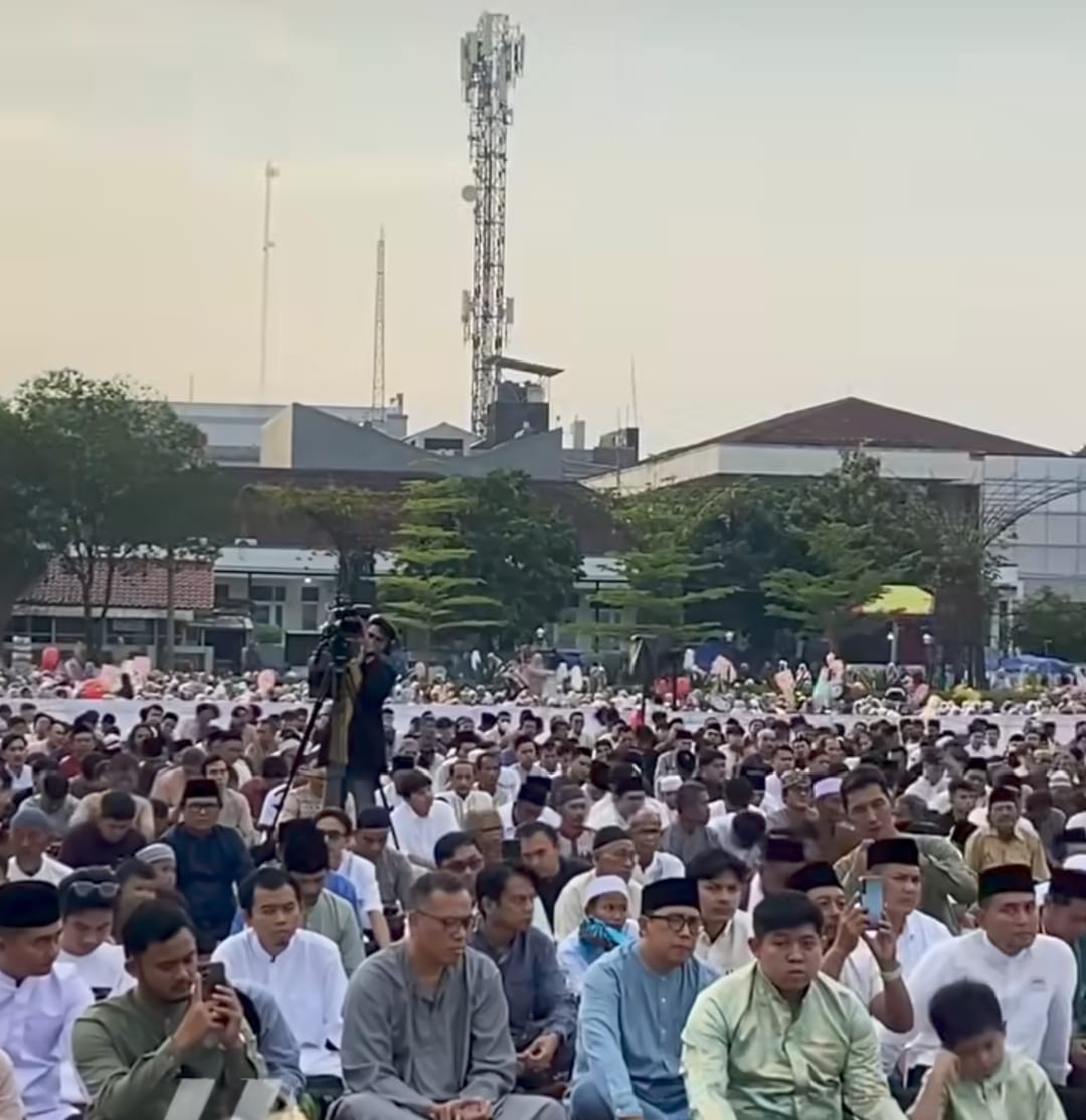 Peran Pemerintah Daerah Sebagai Fasilitator Kebahagiaan, Pesan Kuat Bupati Aep di Idulfitri 2026 Peran Pemerintah Daerah Sebagai Fasilitator Kebahagiaan Karawang