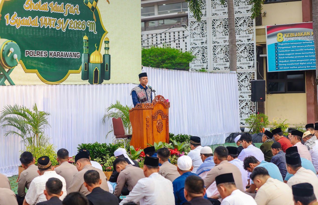Sholat Ied Polres Karawang berjamaah dan halal bihalal personel