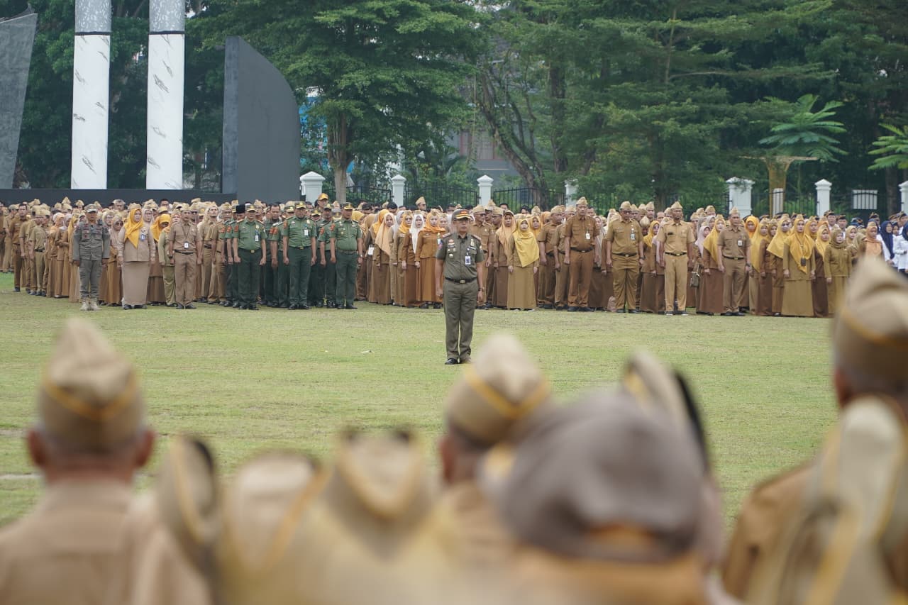 Gubernur Al Haris Minta ASN Bekerja Maksimal Hadapi Tantangan Global dan Percepat Kinerja Strategis Gubernur Al Haris Minta ASN Bekerja Maksimal Hadapi Tantangan Global