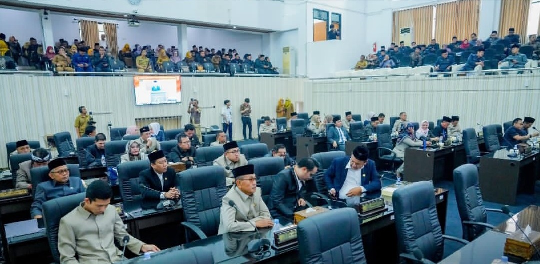 Bupati Aep Sampaikan LKPJ 2025: Capaian IPM Melejit, Ekonomi Karawang Melesat Bupati Aep Sampaikan LKPJ 2025: Capaian IPM Melejit, Ekonomi Karawang Melesat