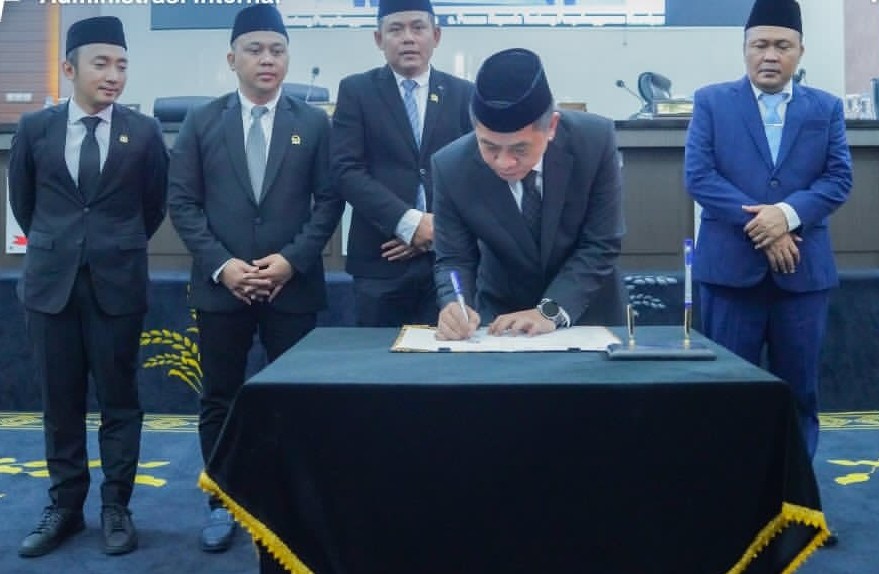 Bupati Aep Sampaikan LKPJ 2025: Capaian IPM Melejit, Ekonomi Karawang Melesat Bupati Aep Sampaikan LKPJ 2025: Capaian IPM Melejit, Ekonomi Karawang Melesat