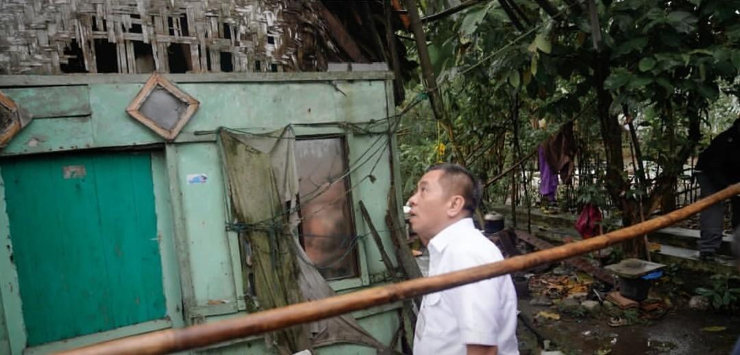 Program Rulahu Karawang Dikebut, Bupati Aep Syaepuloh Turun Langsung Tinjau 2 Rumah Warga