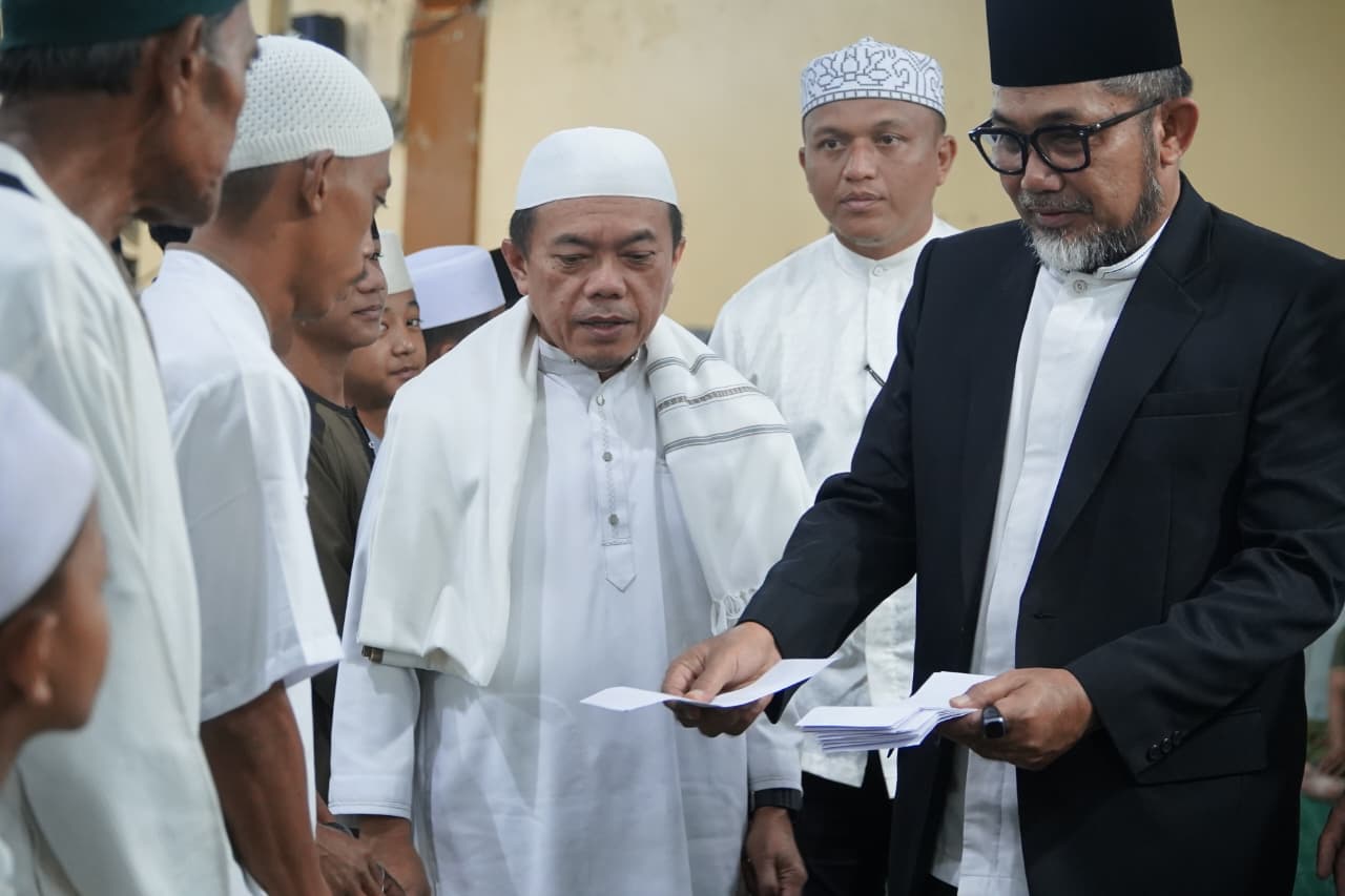 Safari Subuh Gubernur Al Haris di Masjid Raya Magat Sari, Imbau Terkait Ancaman Kemarau 2026 Safari Subuh Gubernur Al Haris di Masjid Raya Magat Sari, Imbau Terkait Ancaman Kemarau 2026