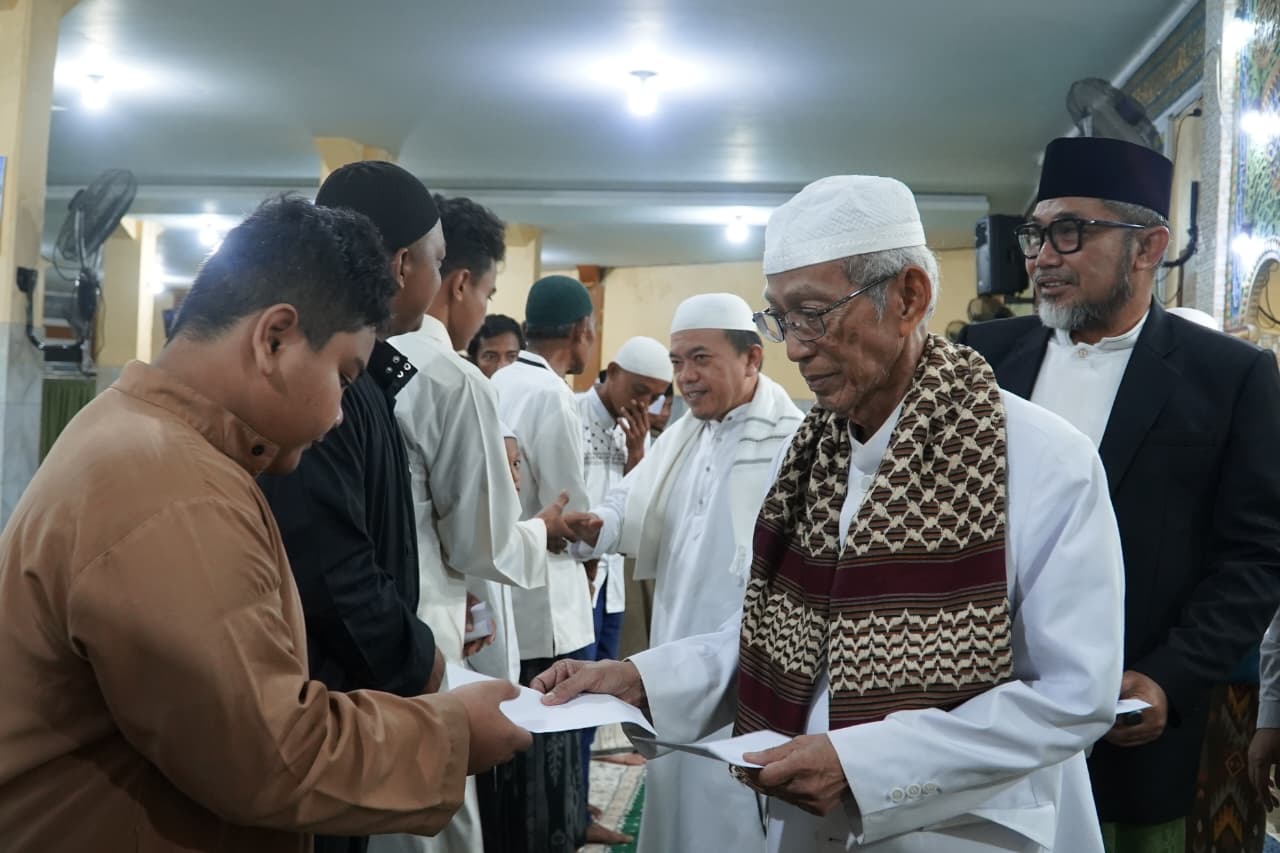 Safari Subuh Gubernur Al Haris di Masjid Raya Magat Sari, Imbau Terkait Ancaman Kemarau 2026 Safari Subuh Gubernur Al Haris di Masjid Raya Magat Sari, Imbau Terkait Ancaman Kemarau 2026