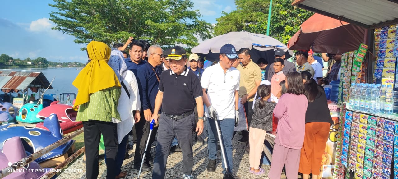 WISATA DANAU SIPIN JAMBI TERPURUK, Warga Minta Pemerintah Bertindak