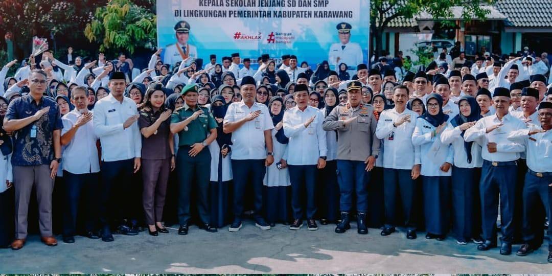 PELANTIKAN KEPALA SEKOLAH KARAWANG 2026: 364 ASN Resmi Dikukuhkan, Bupati Aep Tegaskan Integritas Pendidikan PELANTIKAN KEPALA SEKOLAH KARAWANG 2026