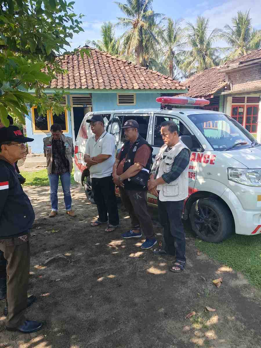 DRAMATIS! EVAKUASI ODGJ KAUR MENGAMUK, TRC DMF Langgar Tarbiyah Bergerak Cepat Evakuasi ke RSKJ Bengkulu EVAKUASI ODGJ KAUR MENGAMUK, TRC DMF Langgar Tarbiyah Bergerak Cepat Evakuasi ke RSKJ Bengkulu