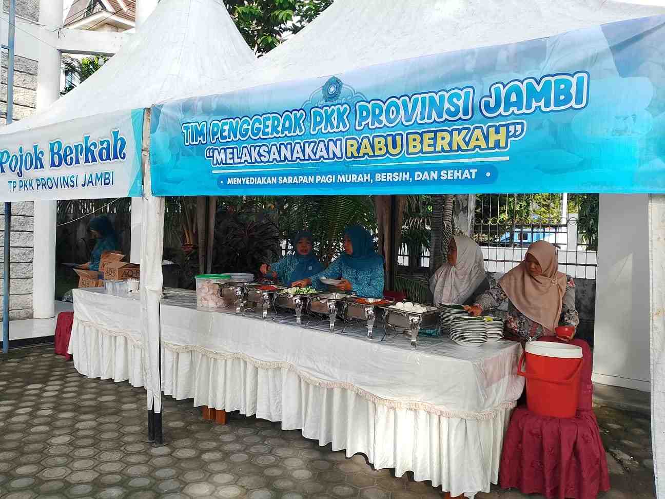 Pojok Berkah TP-PKK Jambi Menginspirasi: Sedekah Kecil, Dampak Besar Pojok Berkah TP-PKK Jambi Menginspirasi: Sedekah Kecil, Dampak Besar