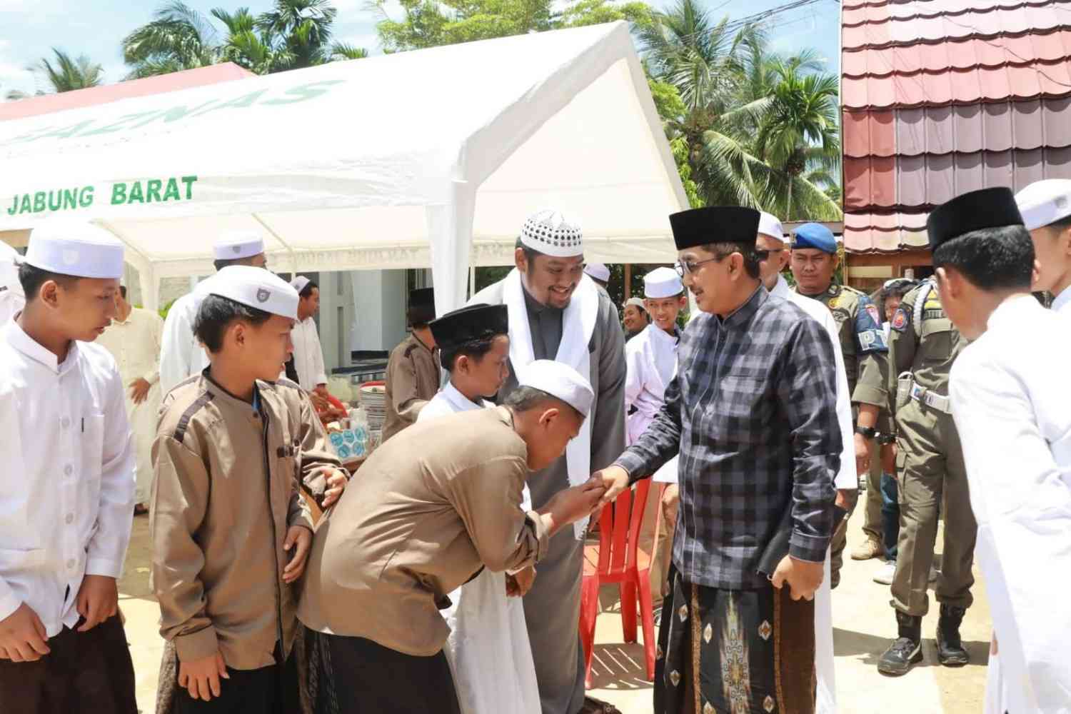 40 Hari Wafat KH Hasan Basri Tanjab Barat, Bupati Anwar Sadat: Kami Kehilangan Guru Besar