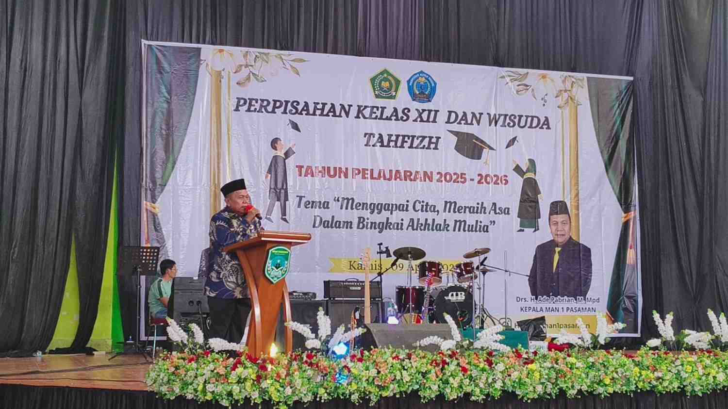 MAN 1 Pasaman Sukses Gelar Perpisahan Kelas XII dan Wisuda Tahfidz, Momen Haru Penuh Makna MAN 1 Pasaman Sukses Gelar Perpisahan Kelas XII dan Wisuda Tahfidz, Momen Haru Penuh Makna