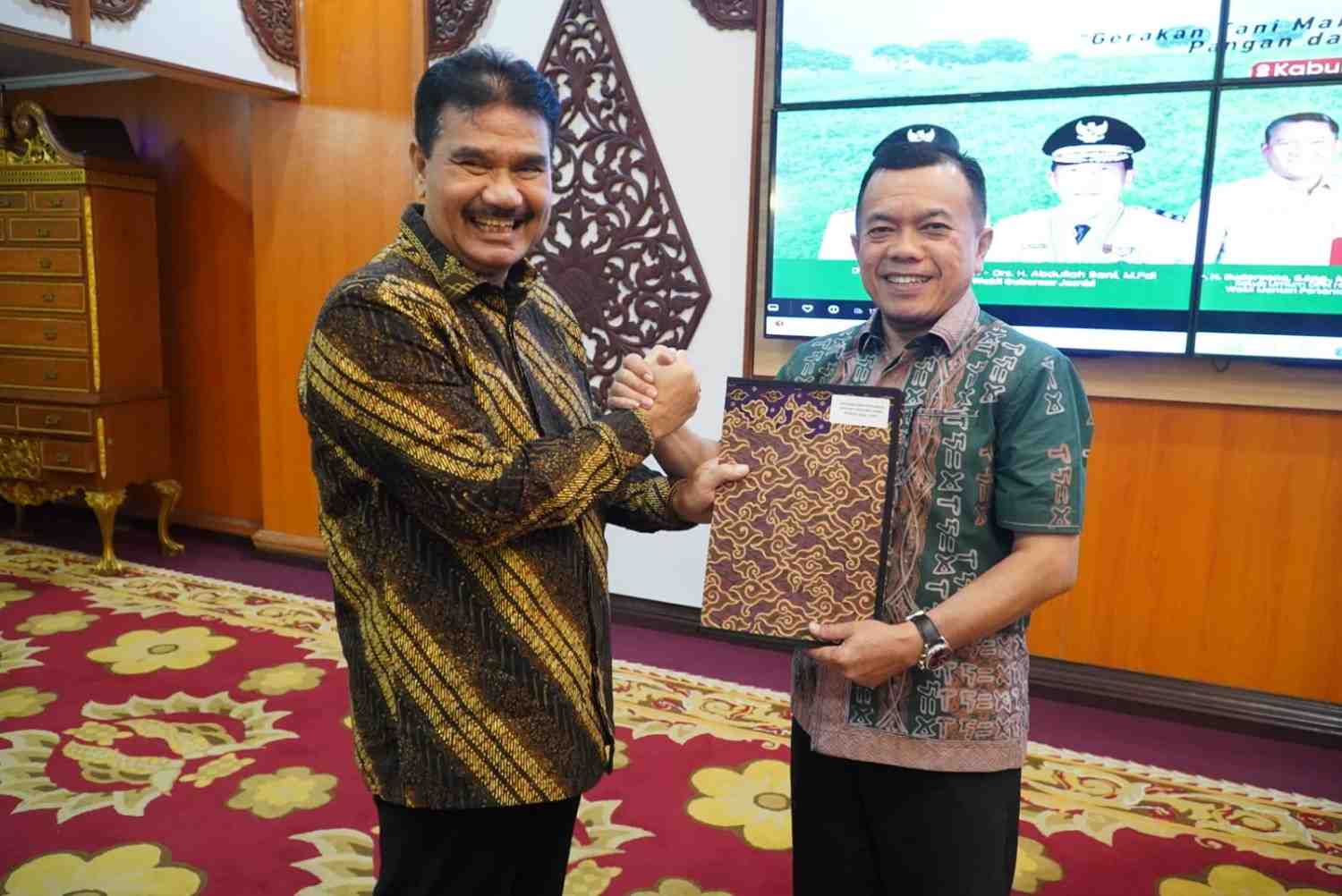 Gubernur Al Haris Minta HKTI Jadi Lokomotif Gerakan Pangan dan Perkuat Petani