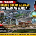 Kondisi kawasan sekitar proyek JBC Jambi saat hujan deras yang diduga menyebabkan limpahan air ke permukiman warga.