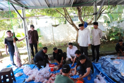 BPN Provinsi Banten Melaksanakan Pemotongan dan Pembagian Daging Kurban kepada Masyarakat dan Ponpes Kanwil BPN Banten