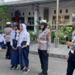 Satlantas Polres Karawang Gelar Police Goes to School di SMPN 5 Karawang Barat