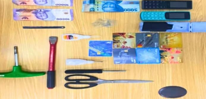 Komplotan Ganjel ATM Lintas Daerah Dibekuk di Tangerang, Polisi Ungkap Modus Licik dan Kerugian Puluhan Juta Komplotan Ganjel ATM Lintas Daerah Dibekuk di Tangerang, Polisi Ungkap Modus Licik dan Kerugian Puluhan Juta