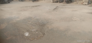 Jalan Berlubang di Kampung Picung Bikin Ojol Ngeluh, Minta Pemkab Tangerang Gercep