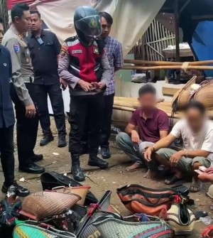 Penggerebekan judi sabung ayam di Jayanti Tangerang