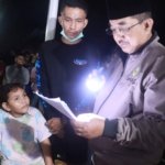 Bupati Anwar Sadat saat meninjau lokasi kebakaran di Teluk Nilau Kecamatan Pengabuan