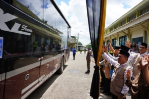 Gubernur Al Haris melepas JCH Kloter BTH 19 Provinsi Jambi tahun 2026